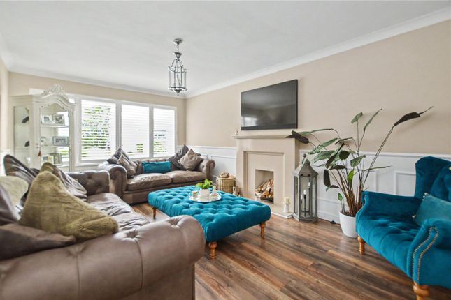 19, Elmroyd, Leeds photo 2
