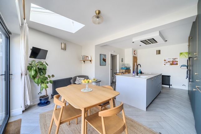 12, Naunton Way, Gloucestershire photo 4