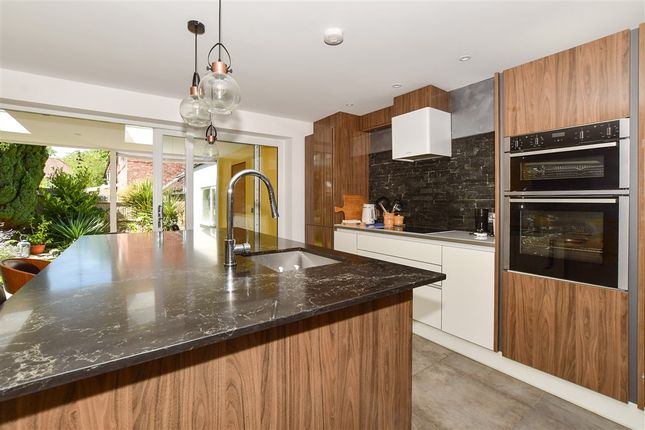 The Spinney, Pulborough photo 2