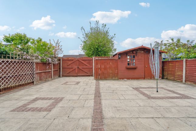 Terraced house for sale in Curtis Close, Mill End, Rickmansworth