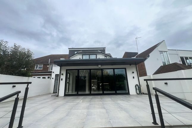 Lyndhurst Rise Ig7