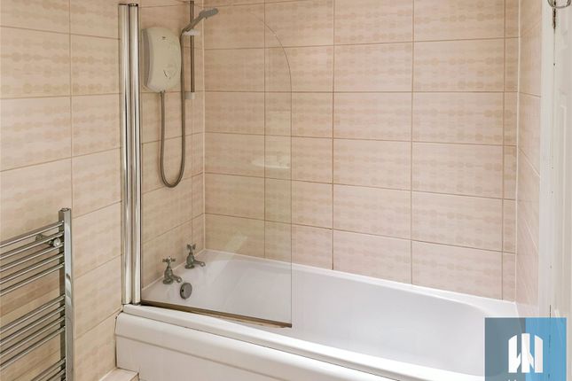 Apartment 28,, St Philips Court, Huddersfield photo 3