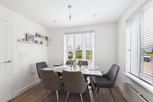 16, Northfield View, Ipswich photo 3