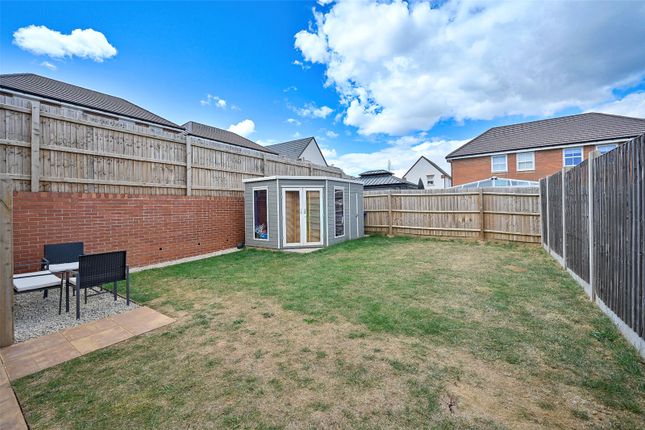 93, Martin Drive, Staffordshire photo 4