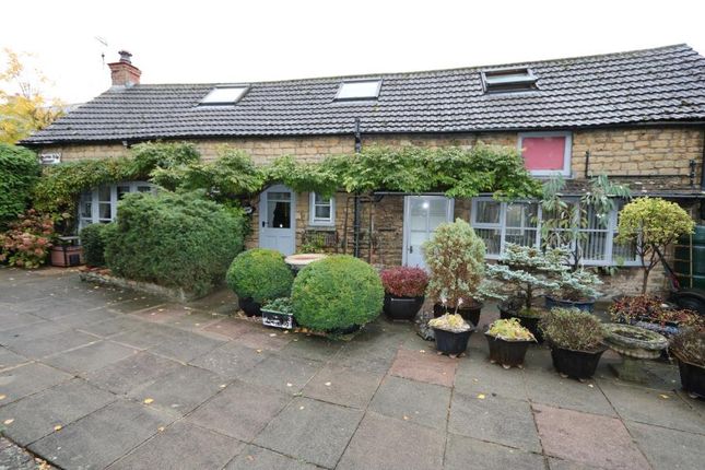 Thumbnail Cottage to rent in High Street, Brigstock