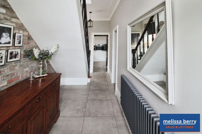 21, Simister Lane, Manchester photo 4