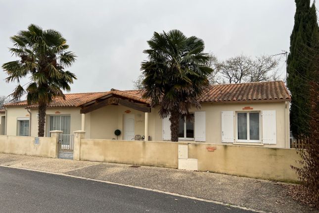 Thumbnail Detached house for sale in Matha, Poitou-Charentes, 17160, France