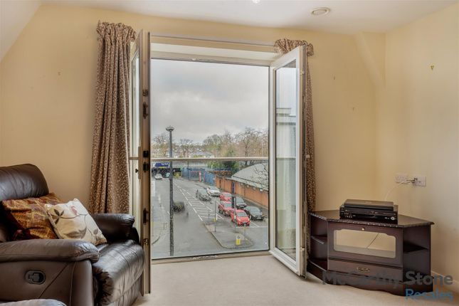 42 Oakfield Court, Crofts Bank Road, Manchester photo 3