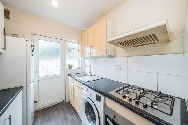 13, Alderwick Drive, Hounslow photo 3
