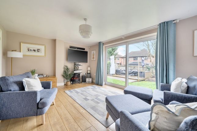 28, Field Park, Bracknell photo 4