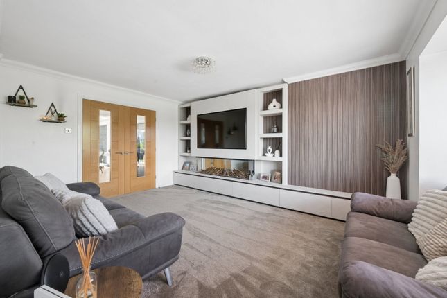 19, Bournville Drive, Bury photo 3