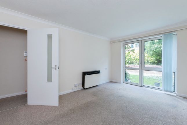 Flat 20, Homelands House, 535, Ringwood Road, Ferndown photo 4