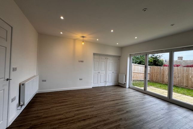 Flat 1  17A, Bear Close, Woodstock photo 3