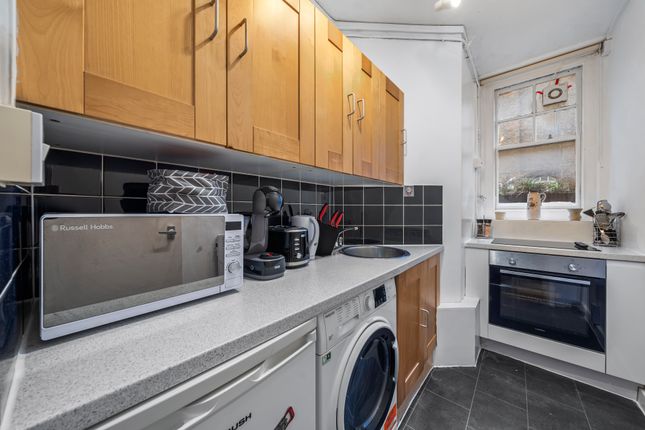 Flat to rent in Parker Mews, London WC2B, UK, London,