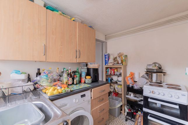128 Alexandra Road, Norwich photo 4