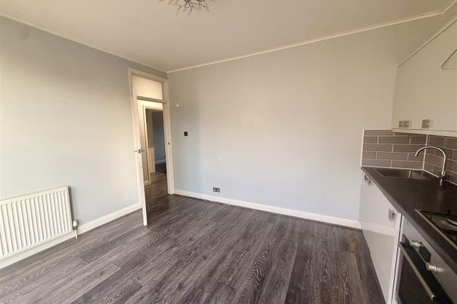 53a, Dowanhill Road, London photo 4