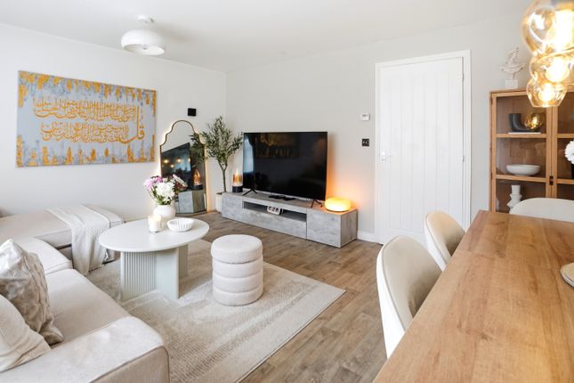 4, Yew Road, Leeds photo 2