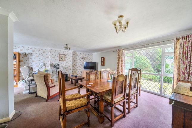 16, St Ives Wood, Ringwood photo 4