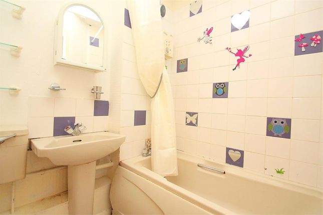 12 Stephenson Court, Osborne Street, Slough photo 5