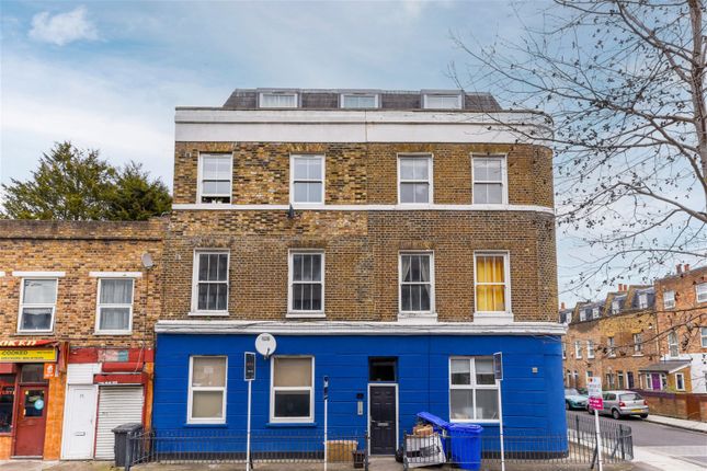 Flat to rent in Bagshot Street, London
