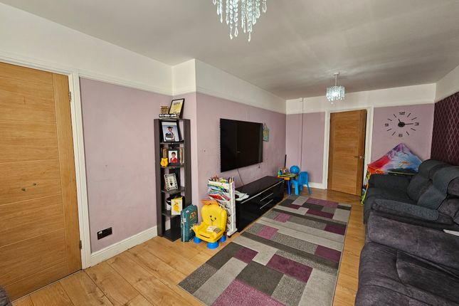 Semi-detached house to rent in Long Close, Luton