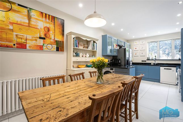 52, Kelvin Avenue, London photo 3