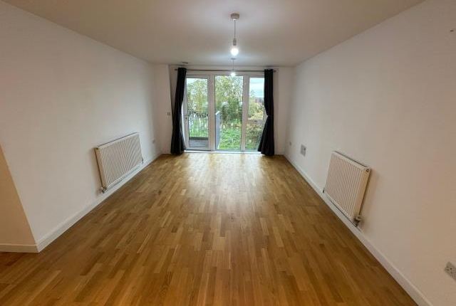 Flat 131 Crossways, Windsor Road, Slough photo 5