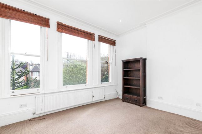 Flat to rent in Causton Road, London