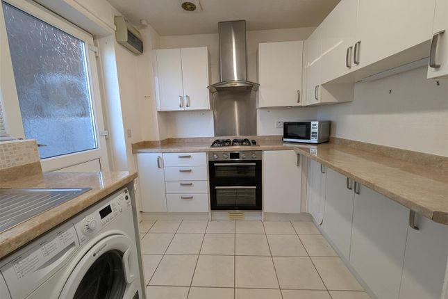 39, Winchester Way, Darlington photo 3
