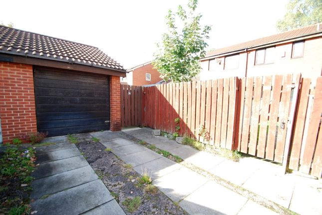 18, Sanderson Street, Bury photo 3