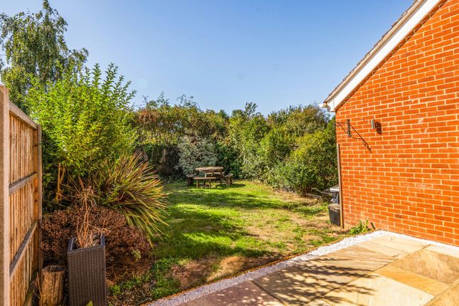 36 Wood Hill Way, Bognor Regis photo 4