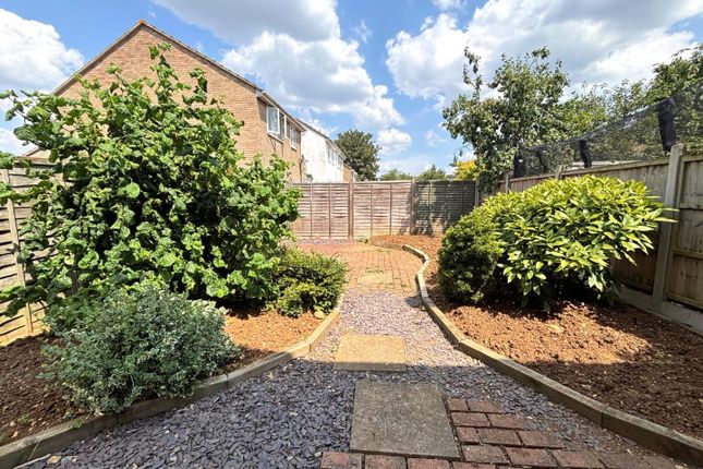 3, Church Drive, Gloucester photo 4