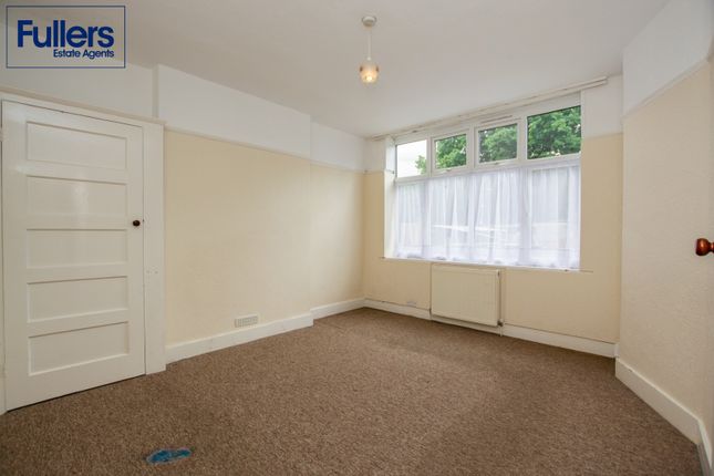 77, Inverness Avenue, Enfield photo 4