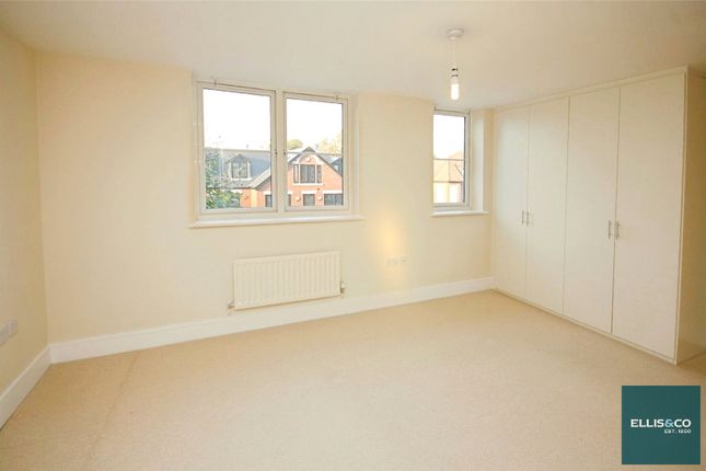 Flat 11,, Swift Court, London photo 4