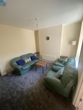 Room 4, 11, Brook Street, Pontypridd photo 5
