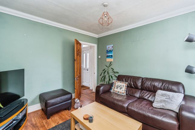 6, Glen Road, Hampshire photo 4