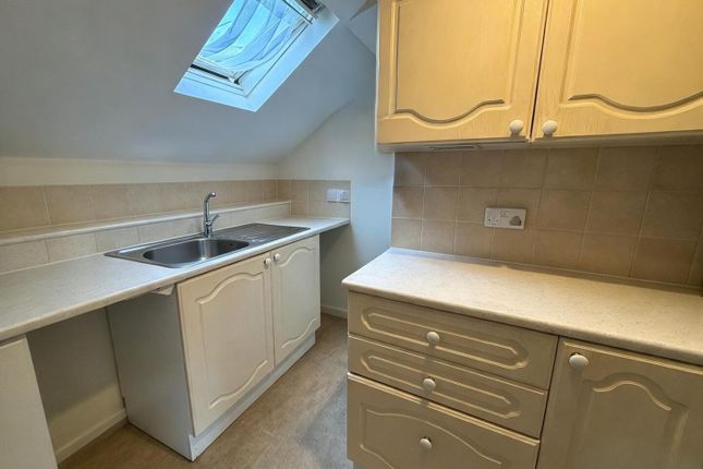 Flat 4, Conor Place, Melville Street, Torquay photo 2