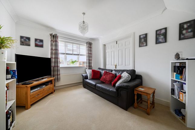 46, Pondfield Road, Horsham photo 3