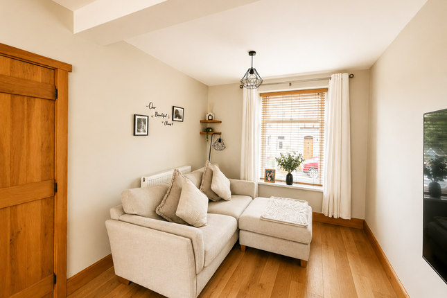 5, Llwyn Road, Ammanford photo 3
