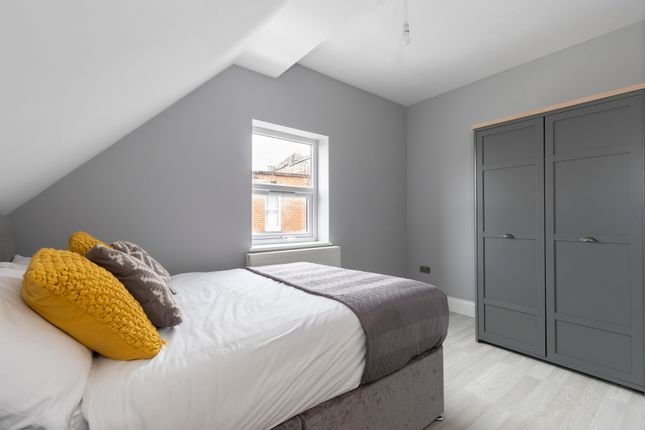 Room 3, 5 New Street, Cheltenham photo 2