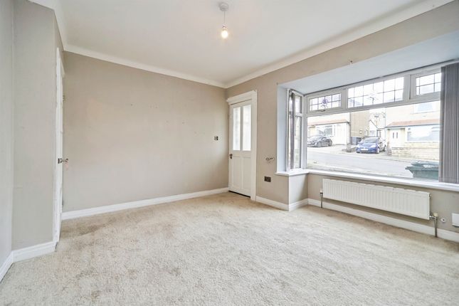 29, Grange Crescent, Keighley photo 2