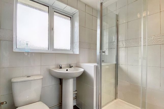 59 Aylsham Drive, Uxbridge photo 5