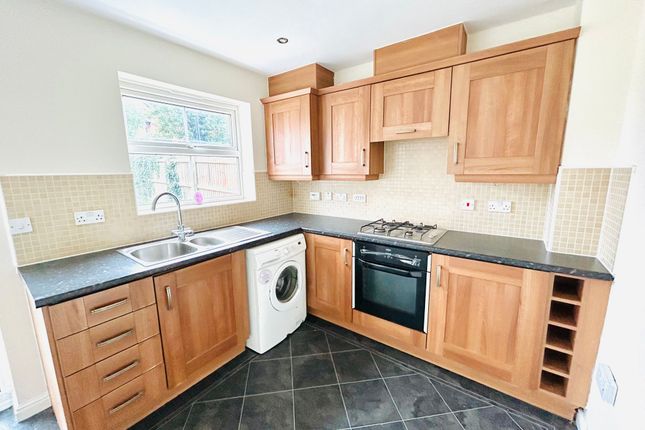 8 Wellcroft Gardens, Lymm photo 2