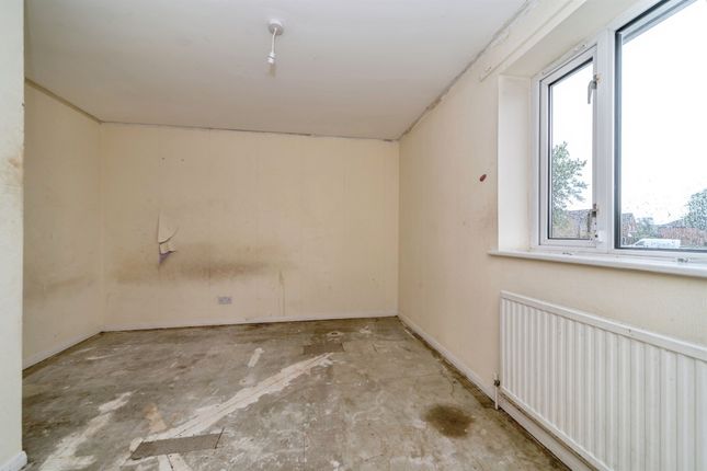 25, Mayfield Close, Bedford photo 4