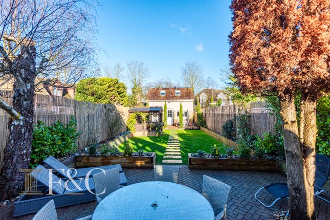 14, Amwell Lane, Stanstead Abbotts photo 3