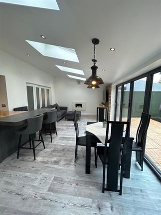 5, Bray Close, Grimsby photo 5