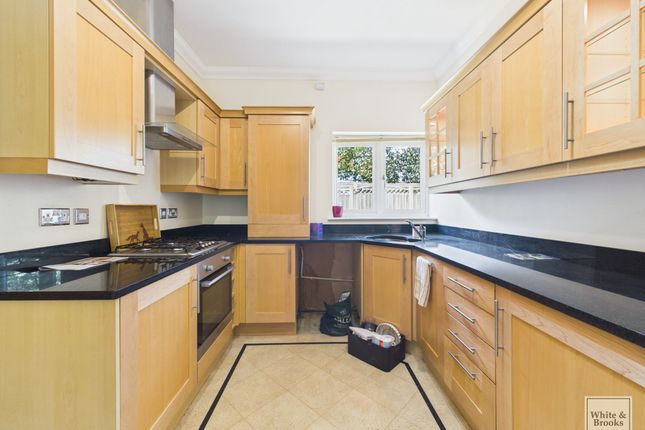Flat 2, Bernardsgate, Chichester photo 2