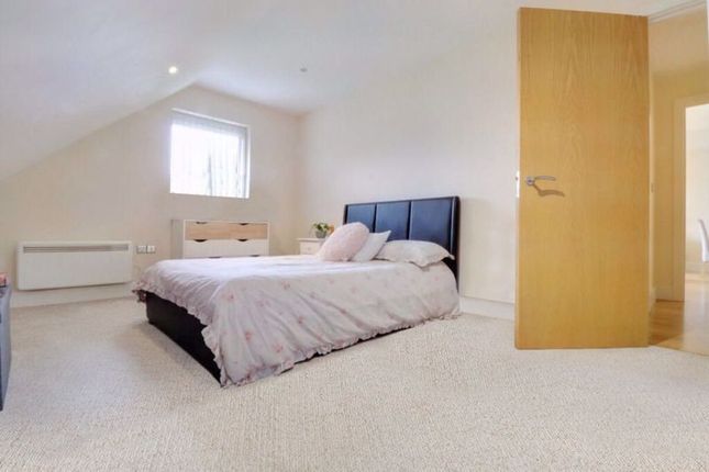 Flat for sale in School Mead, Abbots Langley