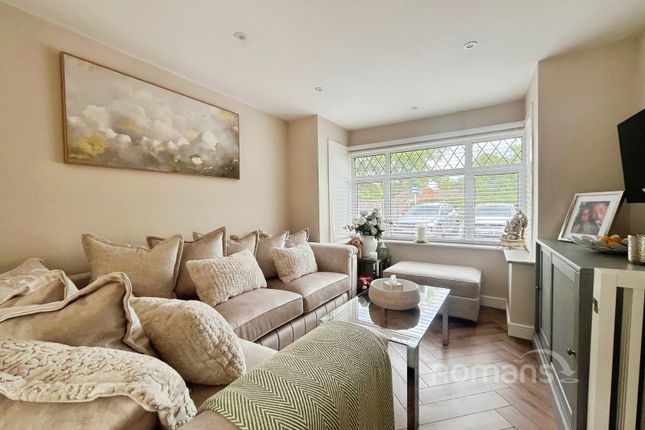 129, Badshot Lea Road, Farnham photo 2