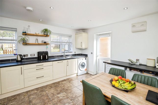 18, Nant Court, Wrexham photo 4